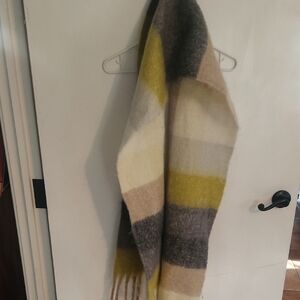 Cozy Multicolor Plaid Throw Blanket